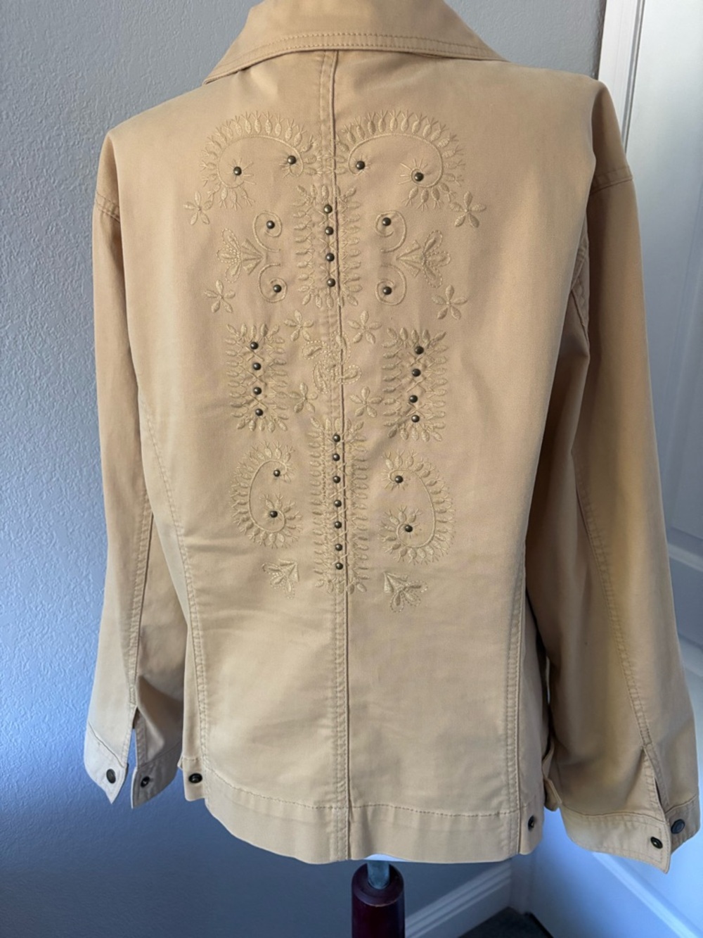 Chicos western soft cotton blend light tan embroidered detail jacket size 3